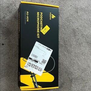 Maono Podcasting Microphone Kit - Black and Yellow